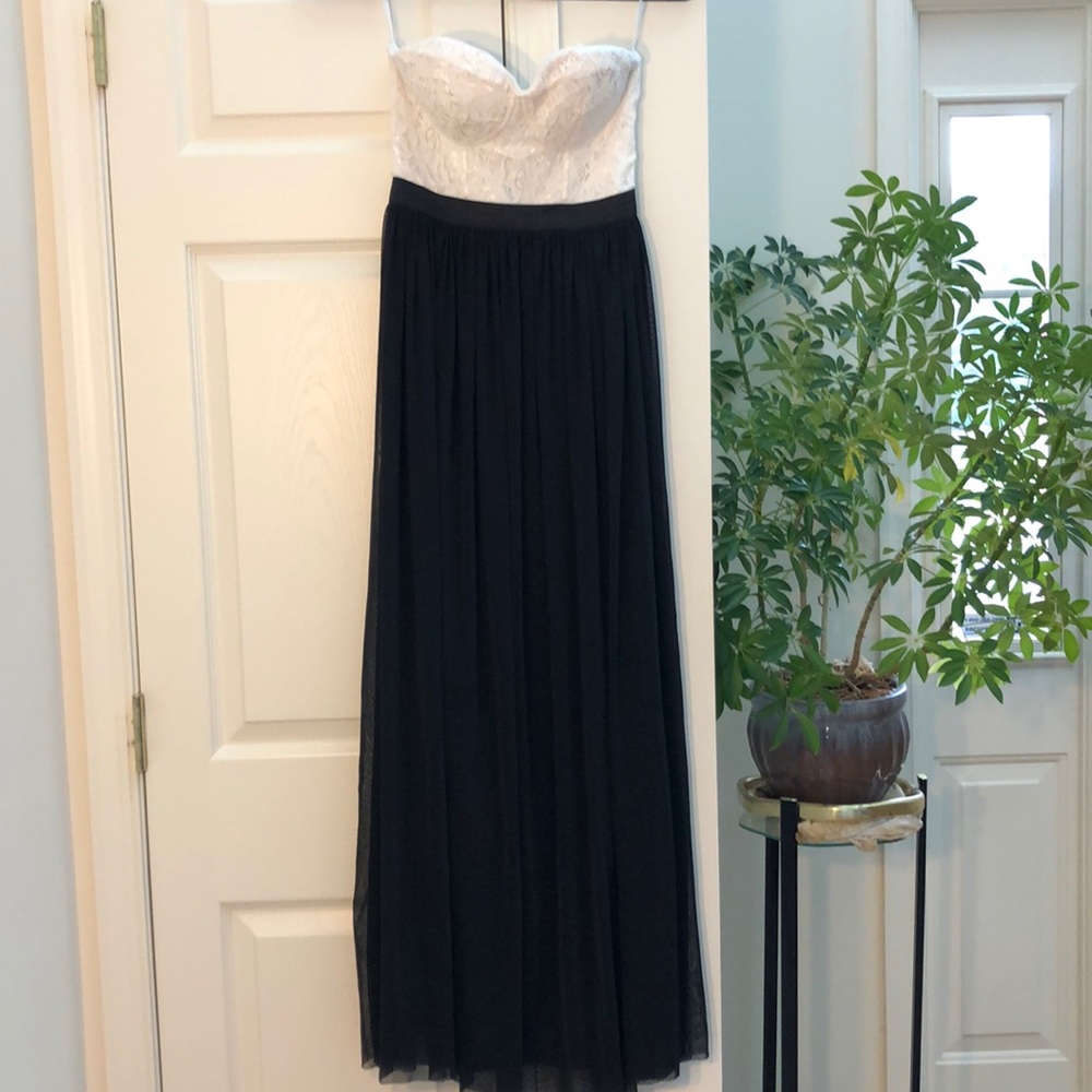 Rue21 White/Black Long Formal Dress